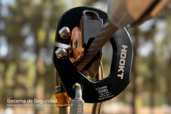 Conector C Linea Vida Continua HOOKT - Forestal Park Tenerife